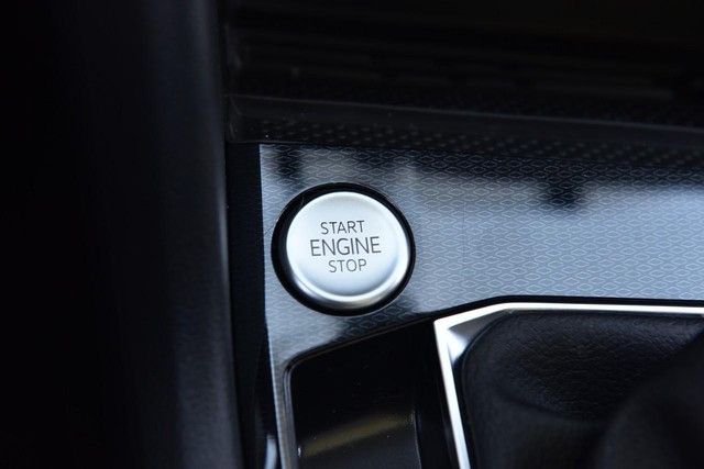 Volkswagen Taos Vehicle Image 16
