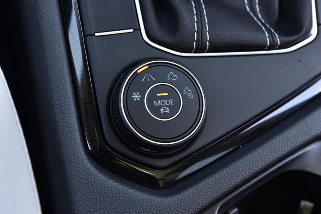 Volkswagen Taos Vehicle Image 17