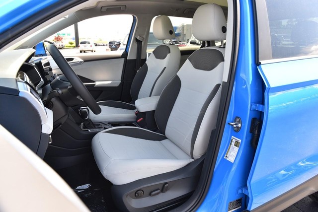 Volkswagen Taos Vehicle Image 20