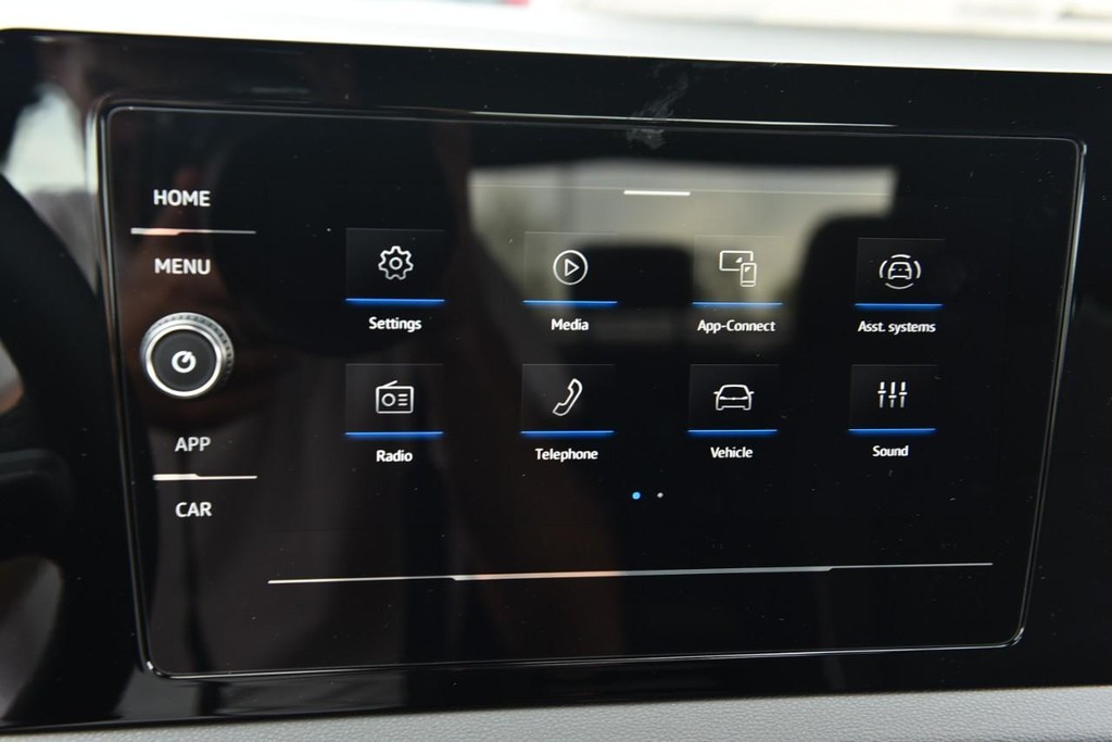 Volkswagen Jetta Vehicle Full-screen Gallery Image 14