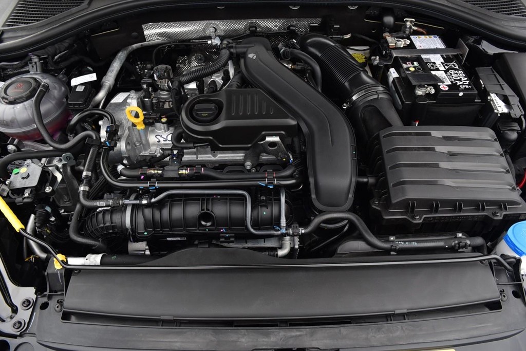 Volkswagen Jetta Vehicle Full-screen Gallery Image 23