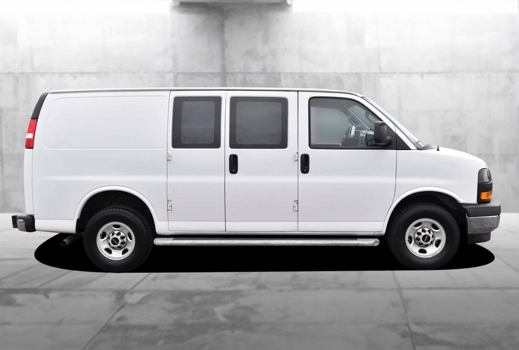 GMC Savana Cargo Van Vehicle Full-screen Gallery Image 5