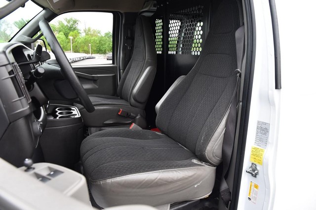 GMC Savana Cargo Van Vehicle Image 15