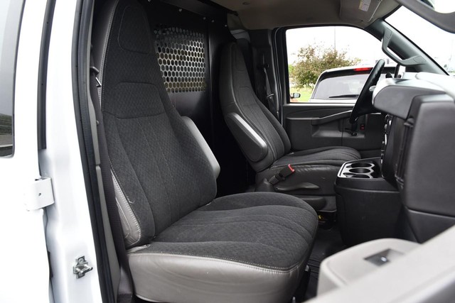 GMC Savana Cargo Van Vehicle Image 16
