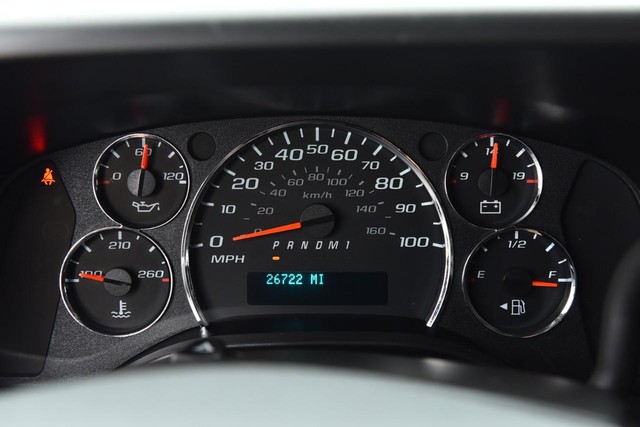 GMC Savana Cargo Van Vehicle Image 21