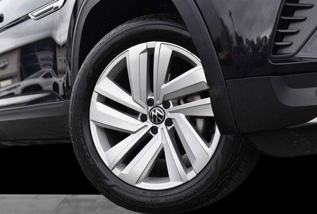 Volkswagen Atlas Cross Sport Vehicle Image 03