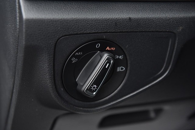 Volkswagen Atlas Cross Sport Vehicle Image 11