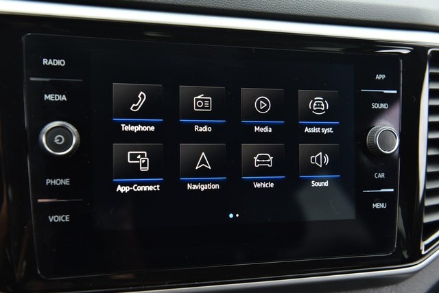 Volkswagen Atlas Cross Sport Vehicle Image 14