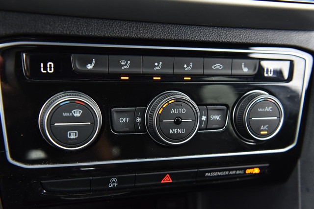 Volkswagen Atlas Cross Sport Vehicle Image 15
