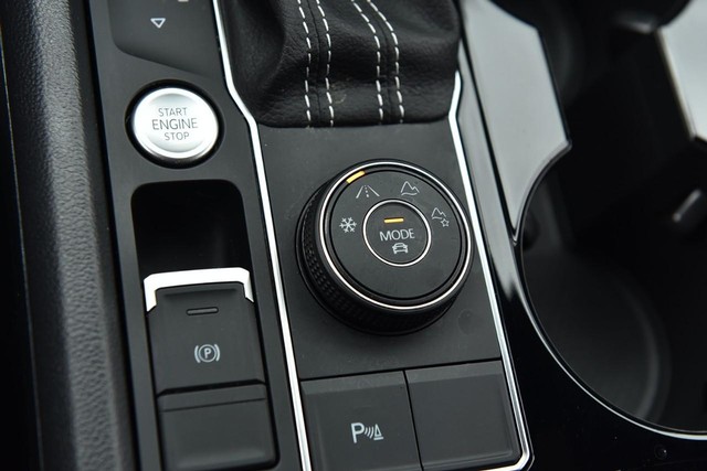 Volkswagen Atlas Cross Sport Vehicle Image 17