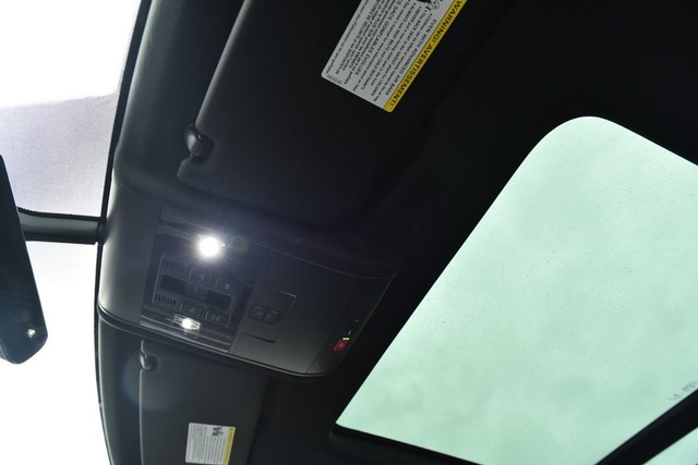 Volkswagen Atlas Cross Sport Vehicle Image 21