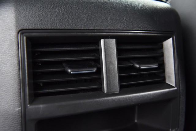 Volkswagen Atlas Cross Sport Vehicle Image 23