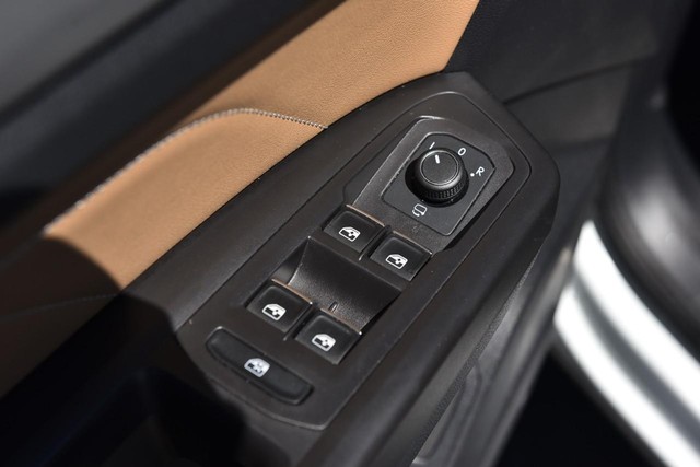 Volkswagen Atlas Cross Sport Vehicle Image 08