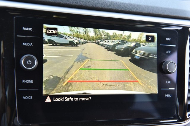 Volkswagen Atlas Cross Sport Vehicle Image 13