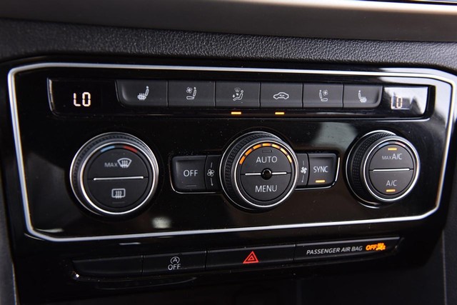 Volkswagen Atlas Cross Sport Vehicle Image 15