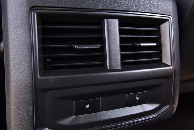 Volkswagen Atlas Cross Sport Vehicle Image 23