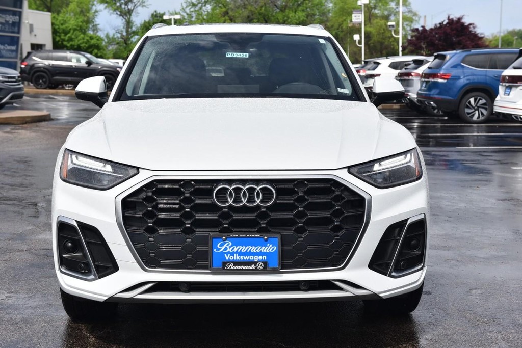 Audi Q5 Vehicle Full-screen Gallery Image 04