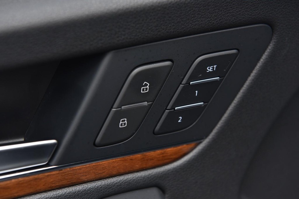 Audi Q5 Vehicle Full-screen Gallery Image 10