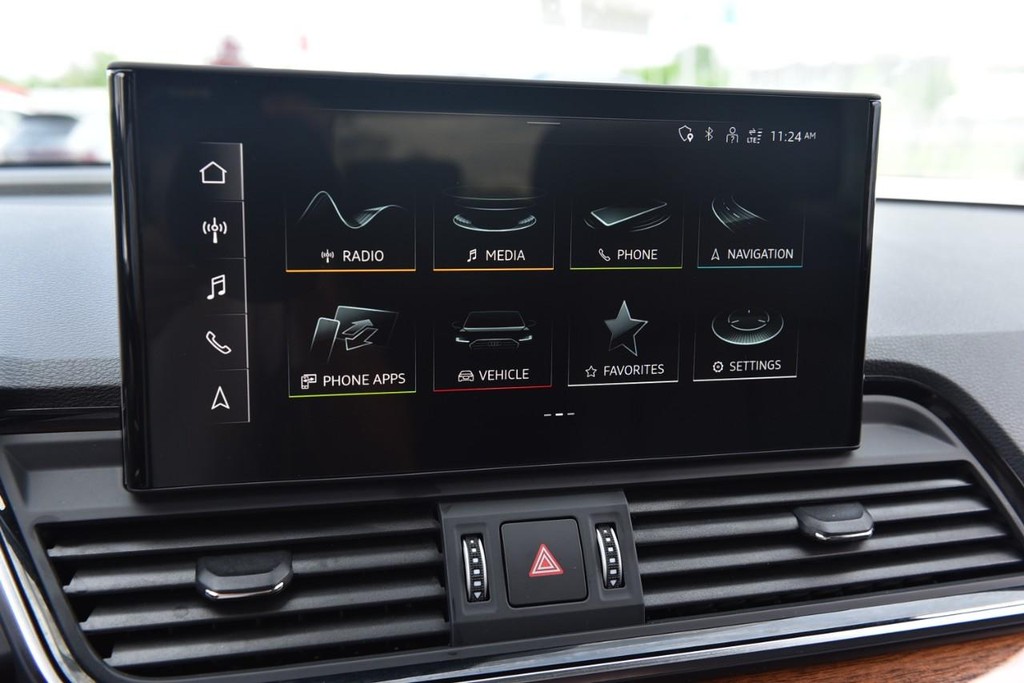 Audi Q5 Vehicle Full-screen Gallery Image 15