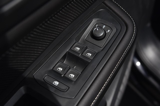 Volkswagen Atlas Cross Sport Vehicle Image 08