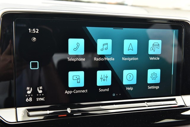 Volkswagen Atlas Cross Sport Vehicle Image 13
