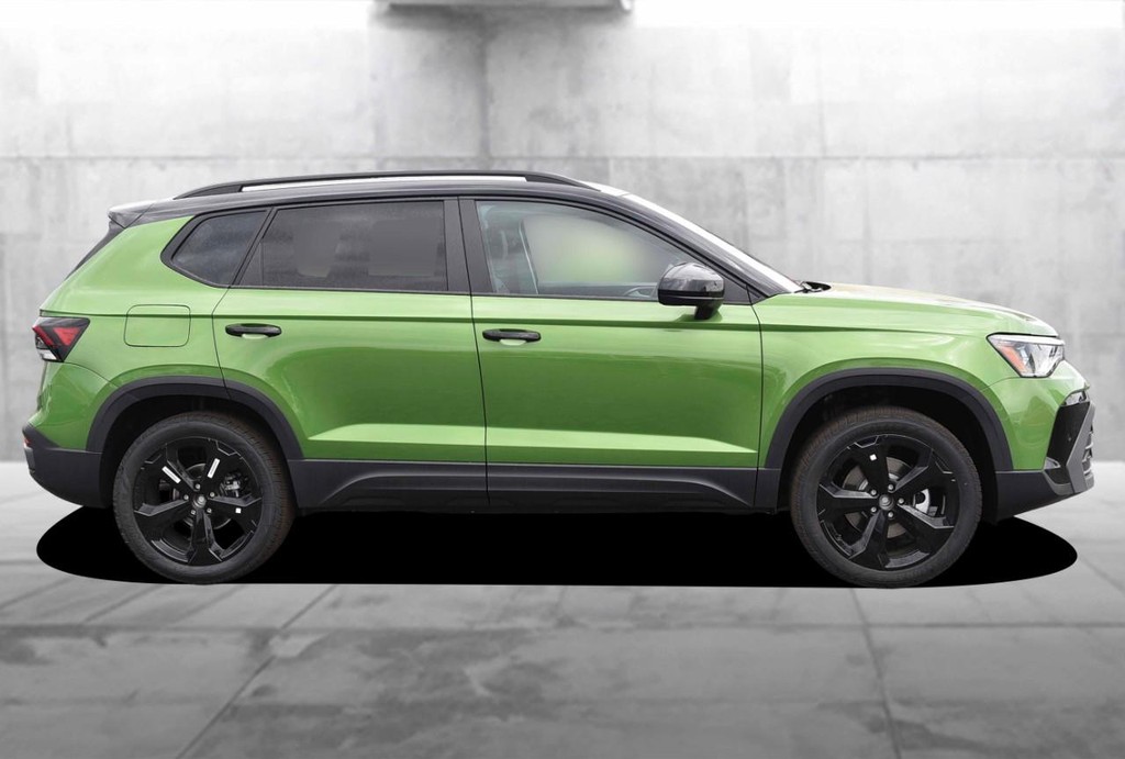 Volkswagen Taos Vehicle Full-screen Gallery Image 5