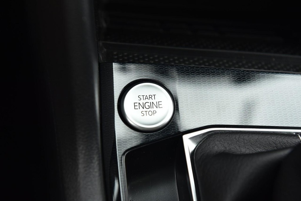 Volkswagen Taos Vehicle Full-screen Gallery Image 16