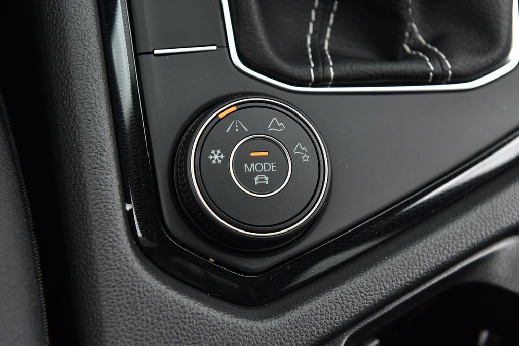 Volkswagen Taos Vehicle Full-screen Gallery Image 17