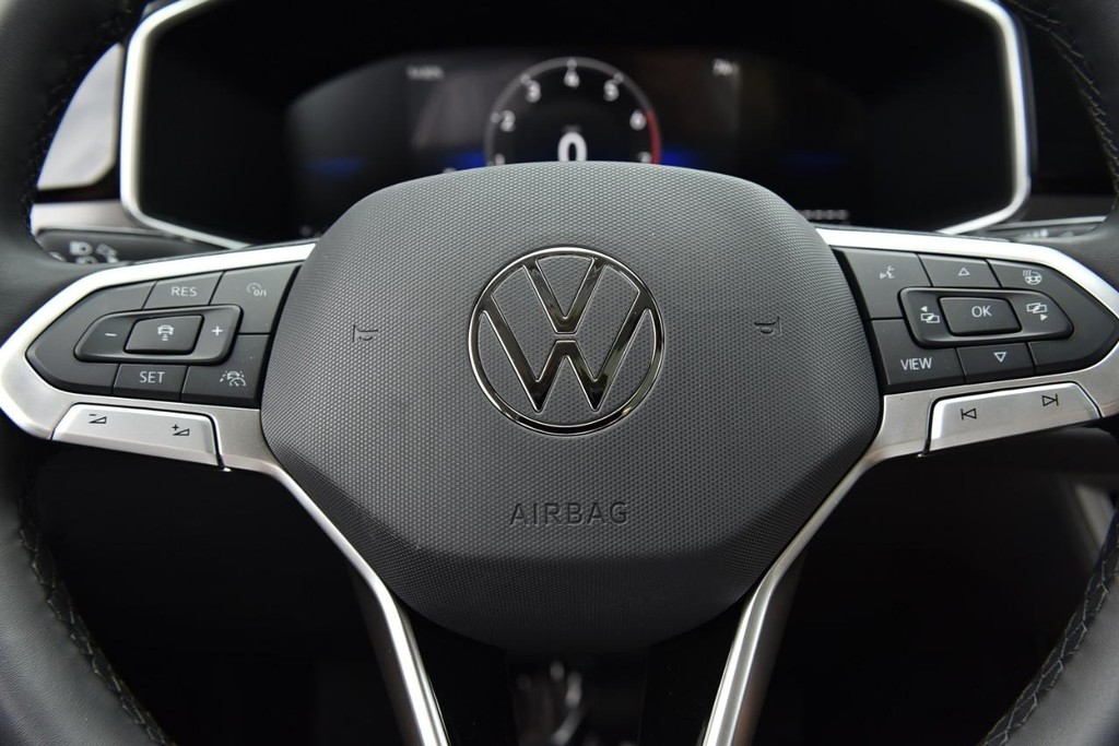 Volkswagen Taos Vehicle Full-screen Gallery Image 19