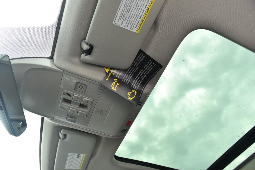 Volkswagen Taos Vehicle Full-screen Gallery Image 22