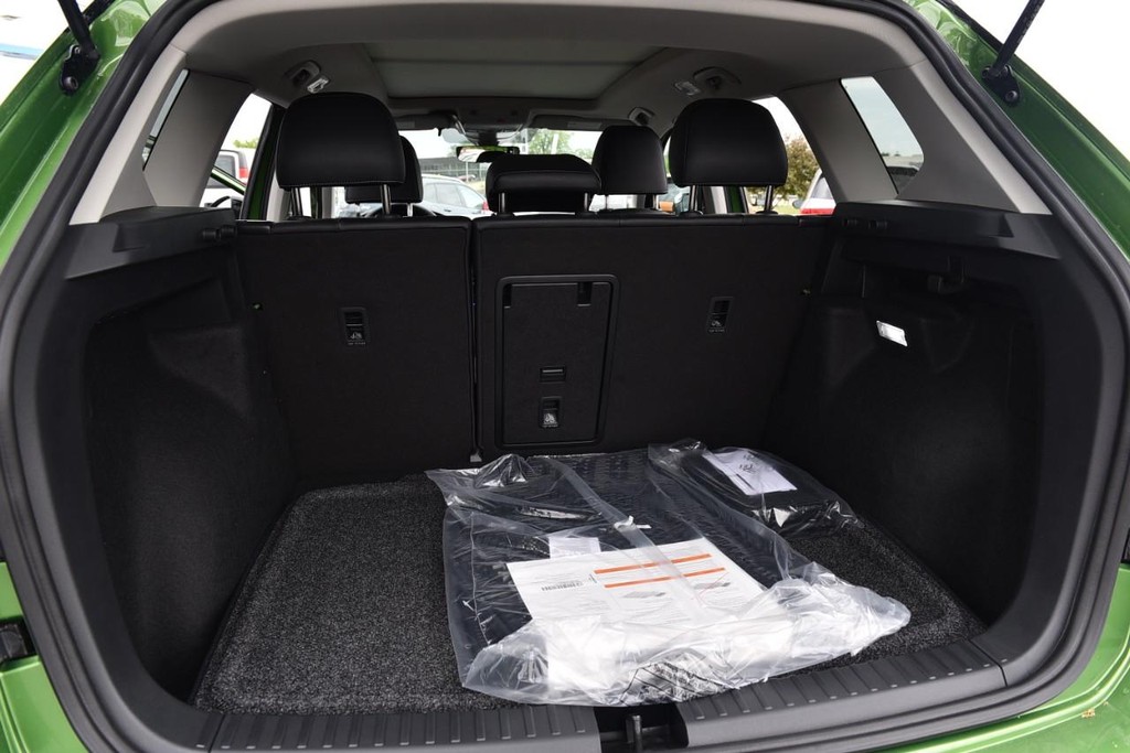 Volkswagen Taos Vehicle Full-screen Gallery Image 26