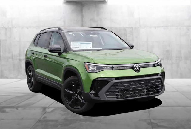 Volkswagen Taos Vehicle Image 02
