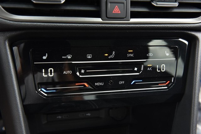 Volkswagen Taos Vehicle Image 14