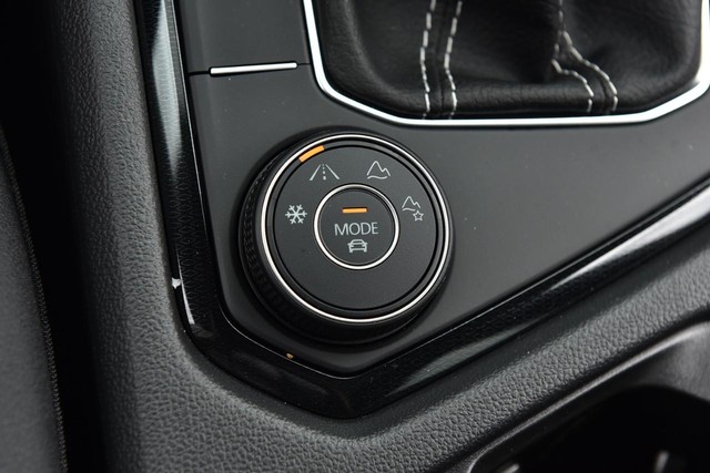 Volkswagen Taos Vehicle Image 17