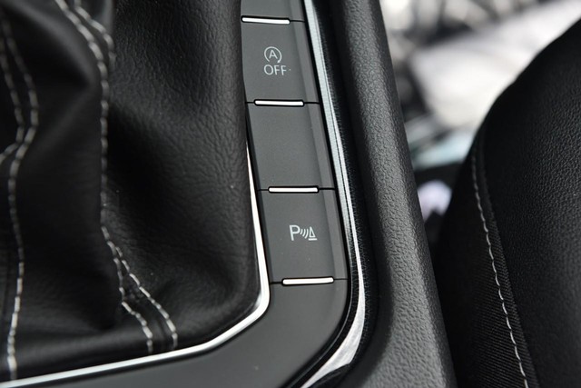 Volkswagen Taos Vehicle Image 18