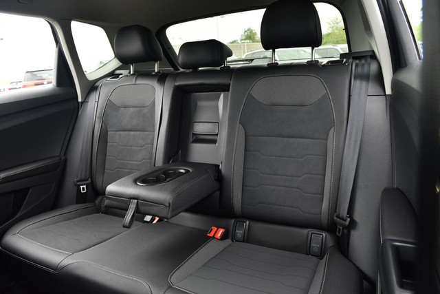 Volkswagen Taos Vehicle Image 23