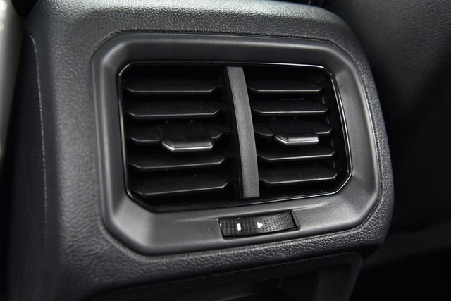 Volkswagen Taos Vehicle Image 24