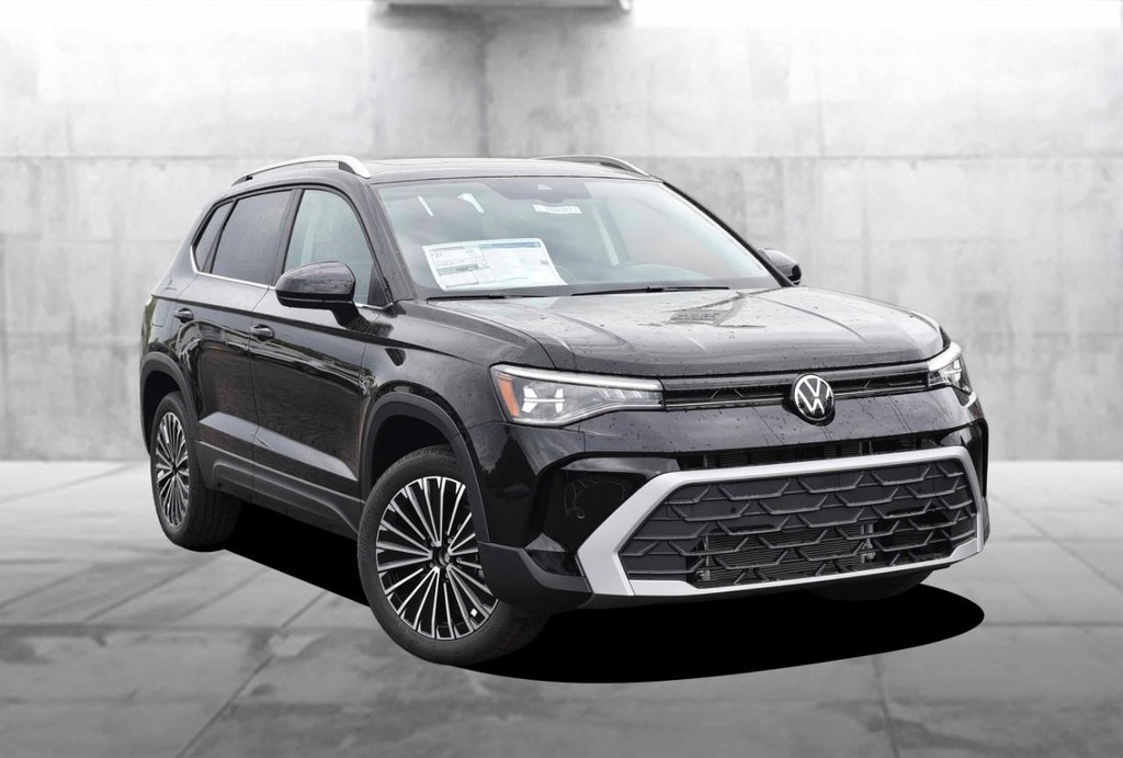 Volkswagen Taos Vehicle Full-screen Gallery Image 2