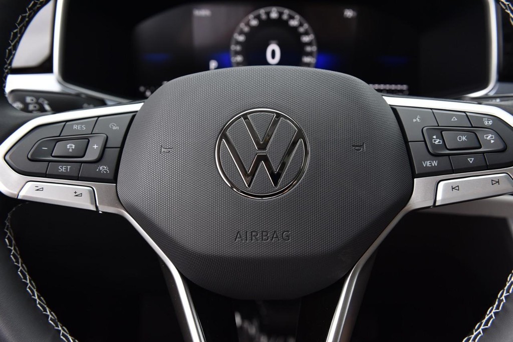 Volkswagen Taos Vehicle Full-screen Gallery Image 18