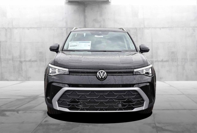 Volkswagen Taos Vehicle Image 04