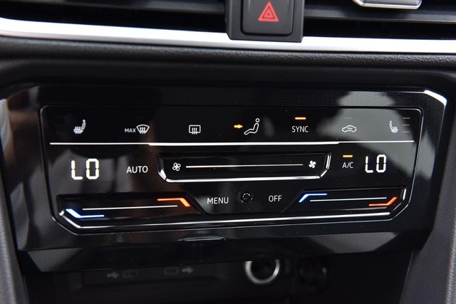 Volkswagen Taos Vehicle Image 14