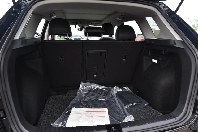 Volkswagen Taos Vehicle Image 25
