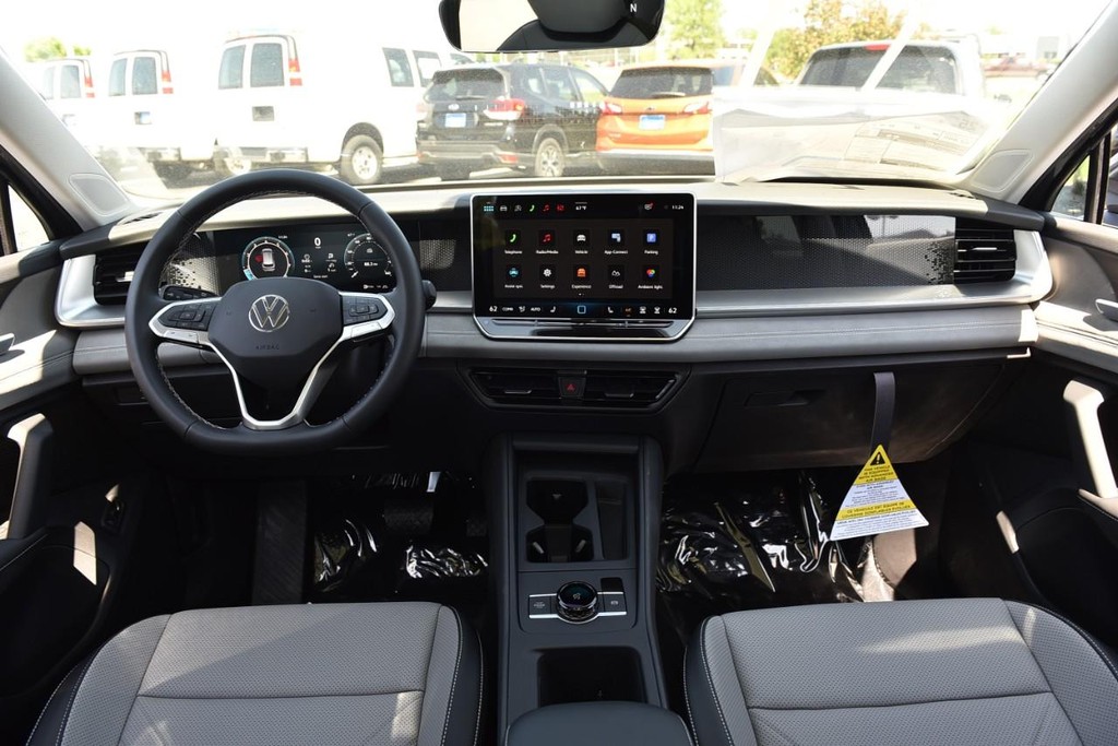 Volkswagen Tiguan Vehicle Full-screen Gallery Image 7