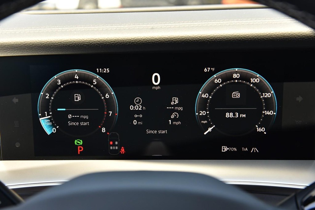 Volkswagen Tiguan Vehicle Full-screen Gallery Image 12
