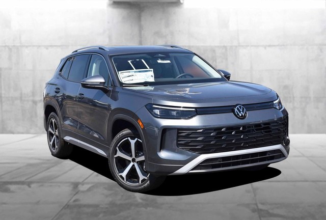 Volkswagen Tiguan Vehicle Image 02