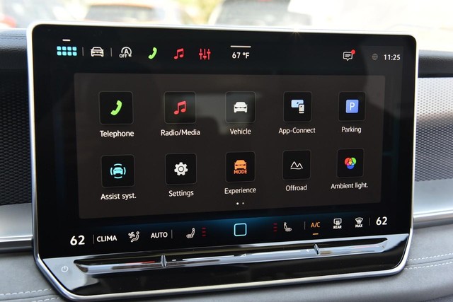 Volkswagen Tiguan Vehicle Image 15