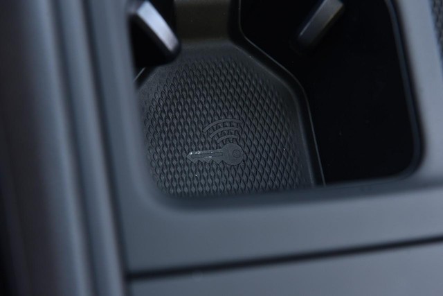 Volkswagen Tiguan Vehicle Image 16