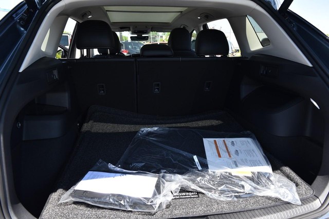Volkswagen Tiguan Vehicle Image 25