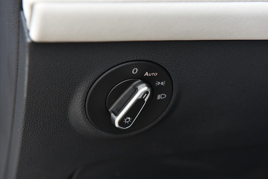 Volkswagen Taos Vehicle Full-screen Gallery Image 10