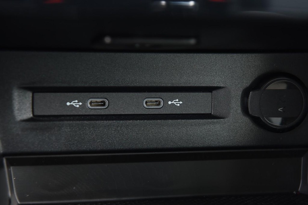 Volkswagen Taos Vehicle Full-screen Gallery Image 15